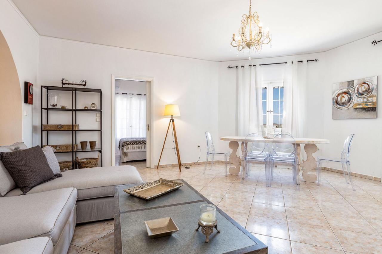Daphne'S Lux Villa Paraspori  Buitenkant foto