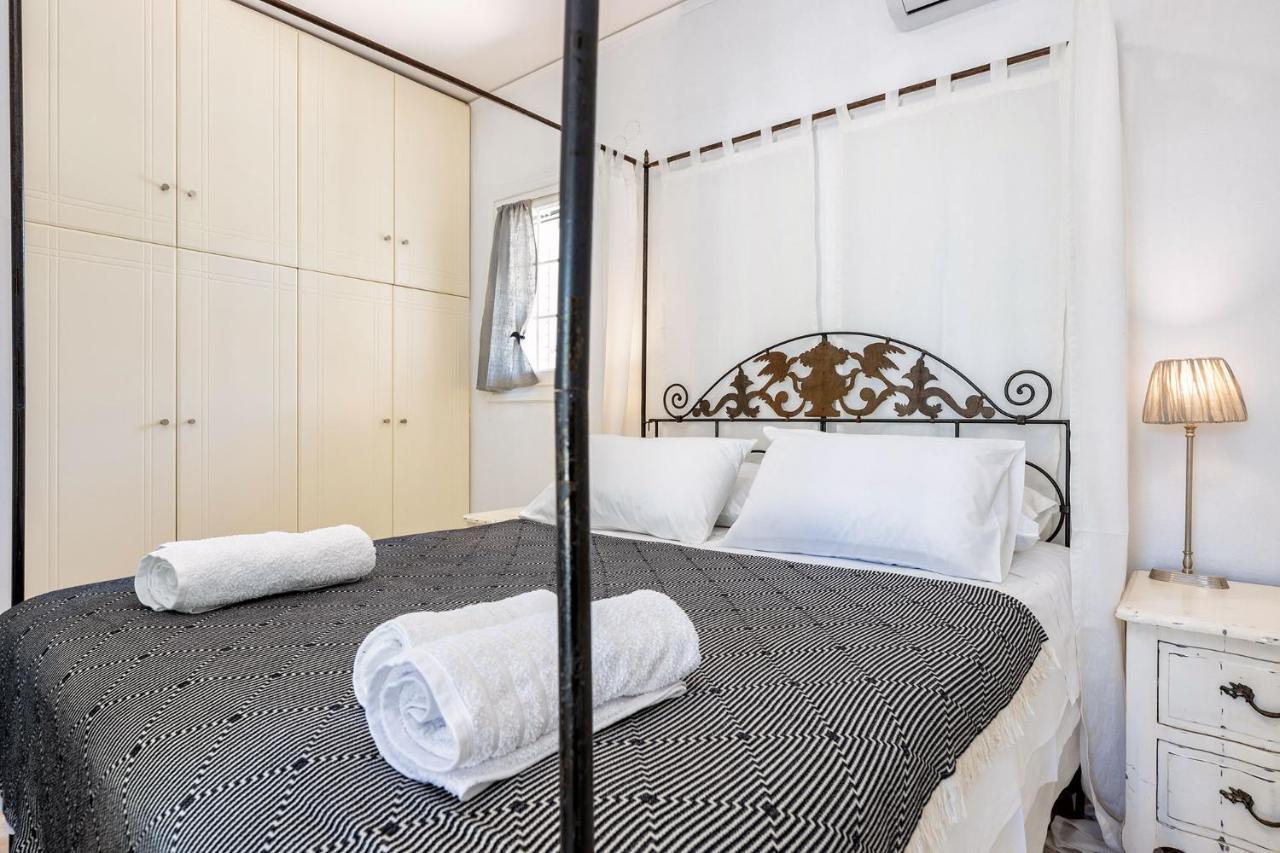 Daphne'S Lux Villa Paraspori  Buitenkant foto
