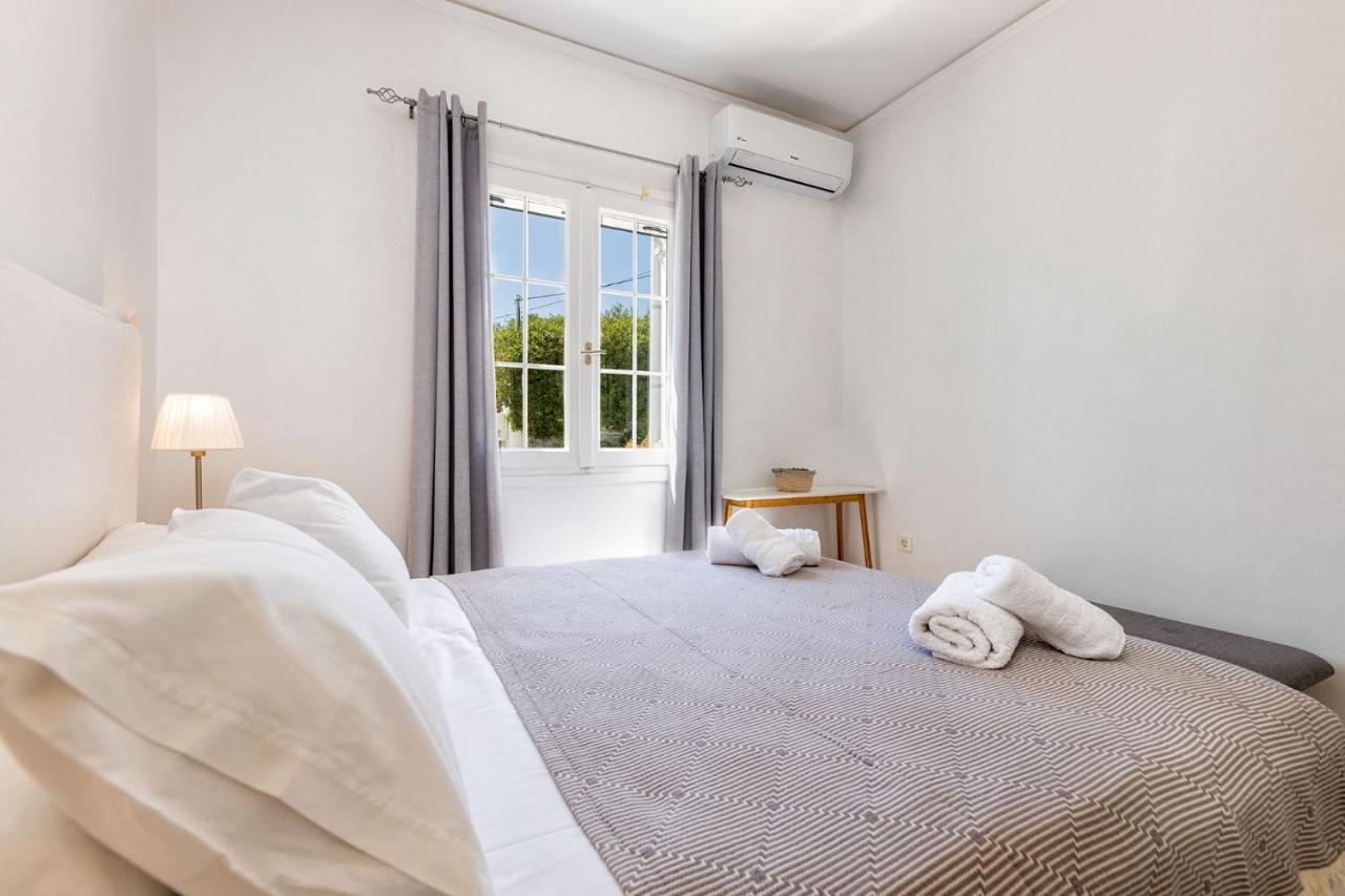 Daphne'S Lux Villa Paraspori  Buitenkant foto
