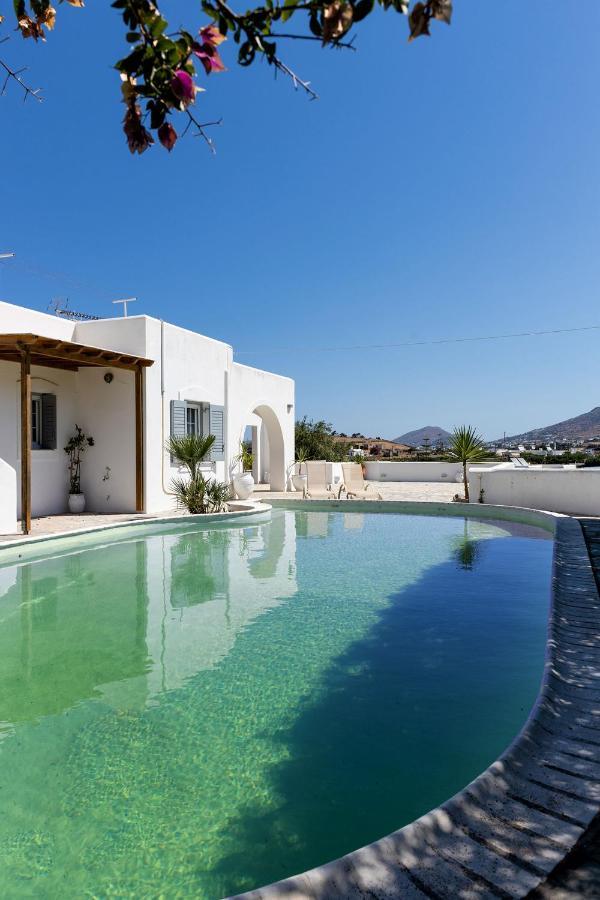 Daphne'S Lux Villa Paraspori  Buitenkant foto